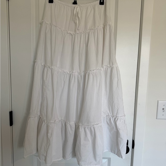 Wild Fable White Tiered Flowey Maxi Skirt Small - Picture 2 of 4